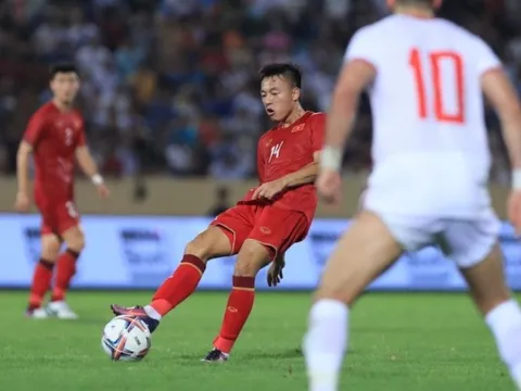 Ngọc quý của ĐT Việt Nam gây thất vọng, HLV Kim Sang-sik có thay đổi lớn ở SEA Games 33
