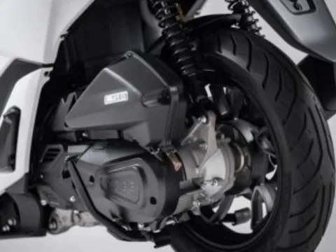 ‘Xử đẹp’ Honda SH, ‘ông hoàng xe ga’ mới đẹp mê ly ra mắt giá 67 triệu đồng, có đủ ABS 2 kênh và TCS
