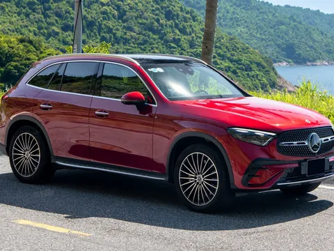 Bảng giá xe Mercedes-Benz tháng 2/2025: Giảm giá hơn 130 triệu đồng