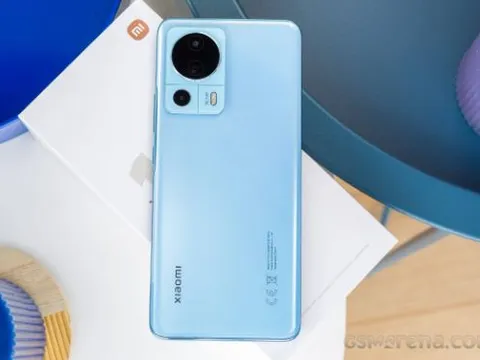 Nàng thơ Xiaomi 13 Lite giá rẻ như rau sau Tết trang bị xịn hơn Galaxy A55 5G đẹp đốn tim khách Việt