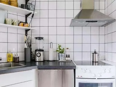 Tường bếp dính dầu mỡ, không cần nước vẫn sạch bong? Bí kíp đánh bay vết ố vàng, trả lại vẻ trắng sáng như mới cho căn bếp