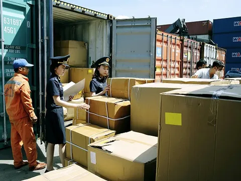 Buôn lậu gia tăng trên nhiều tuyến biên giới