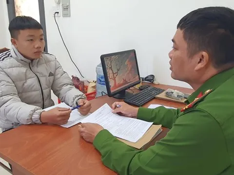 Đột nhập nhà hàng xóm trộm vàng