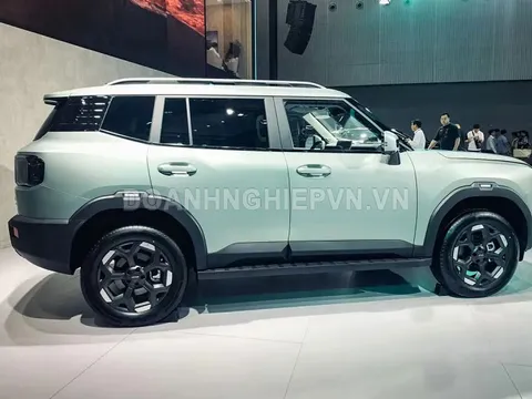 SUV siêu hầm hố, công suất 250 mã lực, giá hấp dẫn