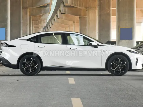 Xe sedan ‘trên cơ’ Toyota Camry, nhiều công nghệ tối tân, tiết kiệm xăng hơn xe máy, giá chưa tới 500 triệu đồng