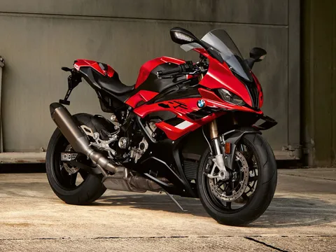 Bảng giá xe máy BMW tháng 2/2025: Giảm giá 120 triệu đồng