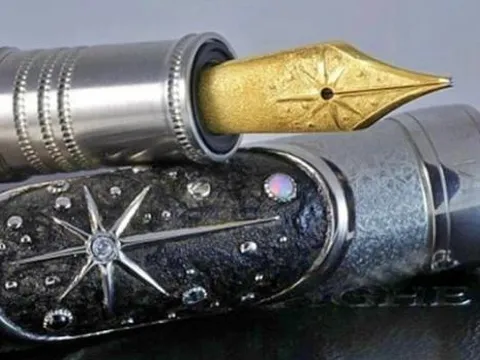 Choáng váng trước những chiếc bút làm từ ‘sắt của trời’ hơn 4 tỷ năm tuổi, có giá cao ngất