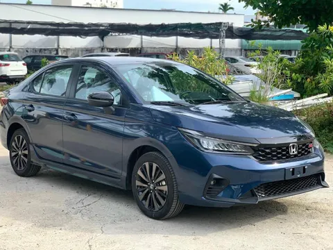 Honda City giảm giá mạnh, quyết đua doanh số với Toyota Vios, Hyundai Accent