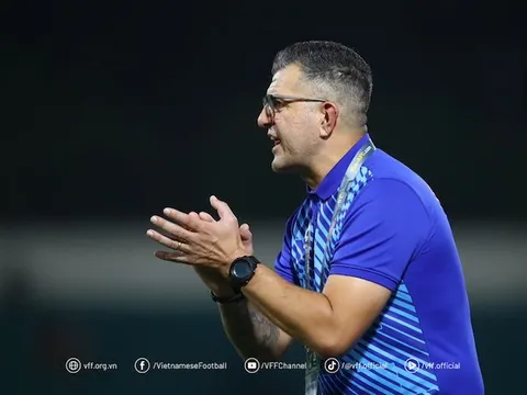 HLV Brazil rơi vào tình cảnh giống ông Troussier khi rời CLB Việt Nam