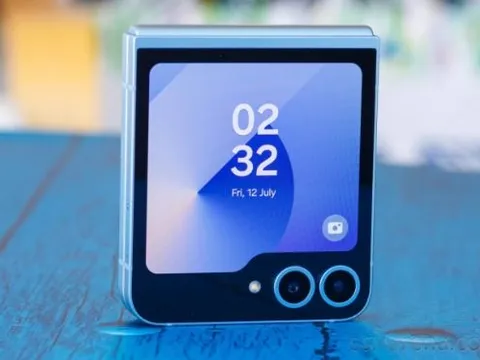 Vua màn gập nhỏ gọn Galaxy Z Flip6 đại hạ giá 7 triệu, rẻ hơn iPhone 16, AI thông minh như Galaxy S25 Ultra