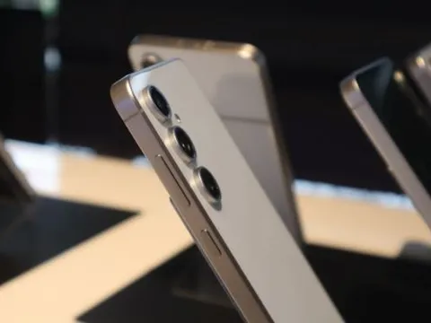 Galaxy S24 FE tiếp tục rẻ kỷ lục vua AI giá rẻ bậc nhất thị trường, không cần Galaxy S24 Ultra