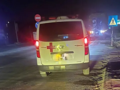 Mức phạt nào cho tài xế xe cứu thương hú còi, bật đèn ưu tiên khi không chở bệnh nhân?