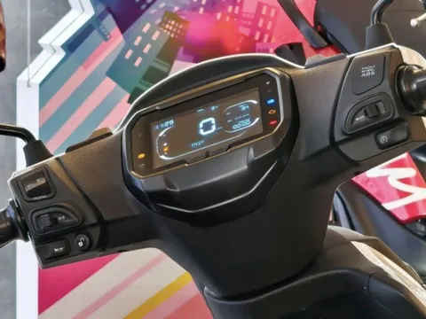 ‘Kẻ hủy diệt’ Honda SH Mode chính thức ra mắt tại Việt Nam: Có phanh ABS, màn LCD, giá 57,5 triệu đồng