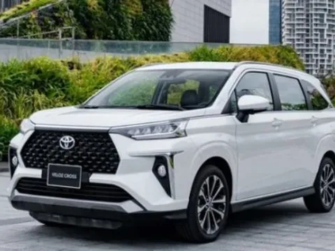 Giá lăn bánh Toyota Veloz Cross giữa tháng 2/2025 siêu rẻ, ‘chơi tất tay’ với Mitsubishi Xpander