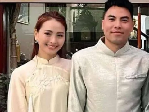 Người hâm mộ ‘choáng váng’ trước số tiền mà tiền vệ Phạm Đức Huy chuyển cho MC Huyền Trang Mù Tạt ngày Valentine