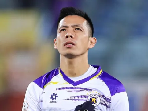 Nhận đặc quyền từ bầu Hiển, Văn Quyết vượt mặt Quang Hải để đi vào lịch sử bóng đá Việt Nam