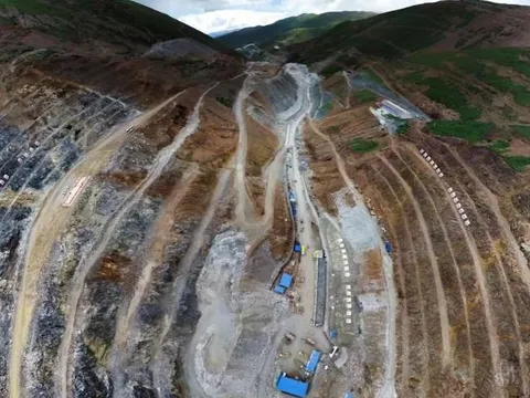 Nền kinh tế lớn thứ 2 thế giới "mở khóa" kho báu kim loại siêu khủng nguy cơ làm rung chuyển thị trường thế giới, gấp hơn 11 lần trữ lượng của Việt Nam