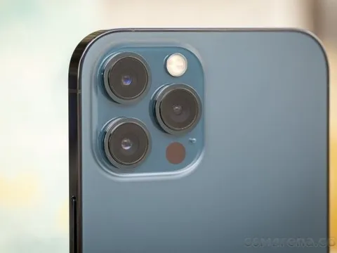 iPhone 12 Pro Max rẻ như cho sau Tết, vẫn đỉnh nóc về thiết kế, cũ nhưng mượt như Galaxy S24 Ultra