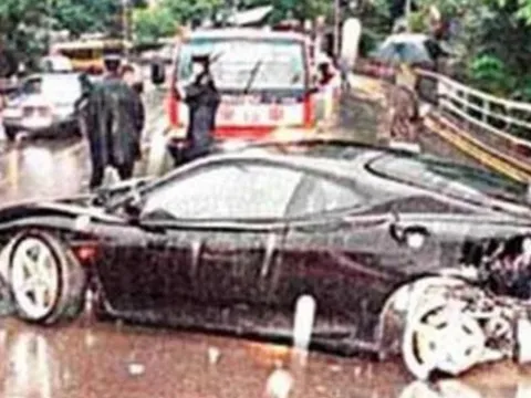 Sao 'Hoàn Châu Cách Cách' có số phận bi thảm nhất, qua đời vì tai nạn ô tô ở tuổi 28, giờ đây cả gia đình chỉ còn lại một mình mẹ cô