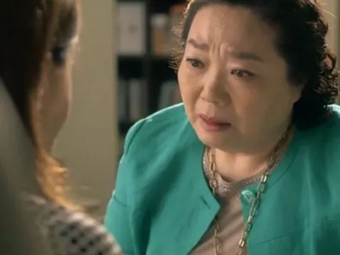 Mẹ chồng cay nghiệt gặp mẹ đẻ cao tay và cú lội ngược dòng khiến sui gia quỳ gối xin lỗi!