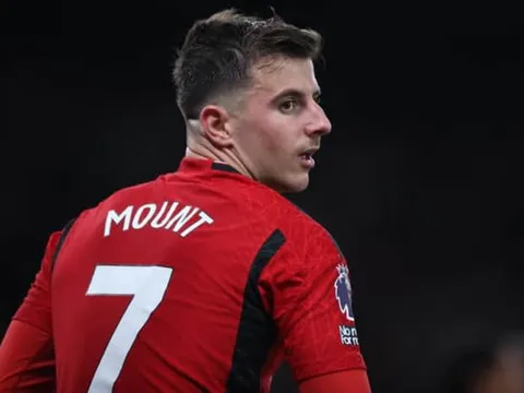 Manchester United rao bán Mason Mount với giá 'rẻ như cho', Tottenham sẵn sàng ra tay giải cứu?