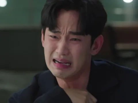 Kim Soo Hyun nói gì khi tình cũ tin đồn Kim Sae Ron đột ngột qua đời đúng sinh nhật mình?