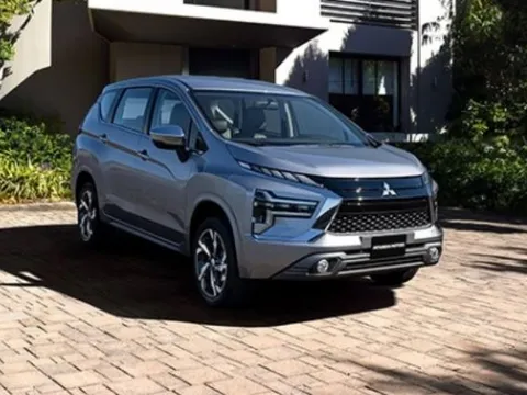 Giá lăn bánh Mitsubishi Xpander giữa tháng 2/2025 giảm sâu nhờ ưu đãi lớn, đe nẹt Toyota Veloz Cross