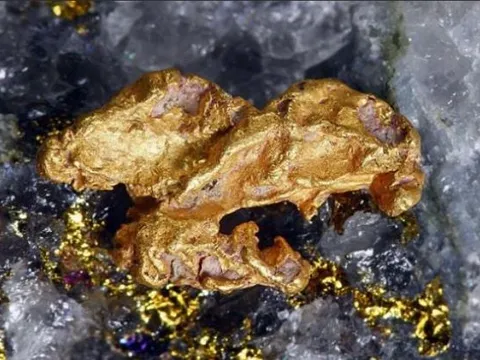 Mũi khoan 2.000m nhận cảnh báo nhưng quyết không dừng và khoan thêm 1.000m, 1 phút sau công trường vỡ òa, siêu kho báu lộ diện nhờ công nghệ cao