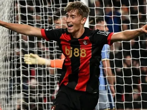 Sir Jim Ratcliffe ra tối hậu thư, Man United chốt giá chiêu mộ bom tấn được cả châu Âu săn đón