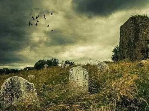 'Thà ngủ ở nghĩa địa còn hơn sống trong chùa đổ nát', vì sao người xưa lại có quy định kỳ lạ này khi đi đường?