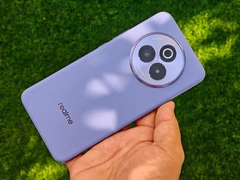 Smartphone chống nước, cấu hình 'khủng', pin 6.000mAh, sạc 80W, giá 'hạt dẻ'