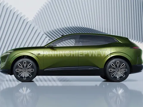 Xe gầm cao đẹp ngang siêu xe, công suất 598 mã lực, giá hơn 700 triệu đồng