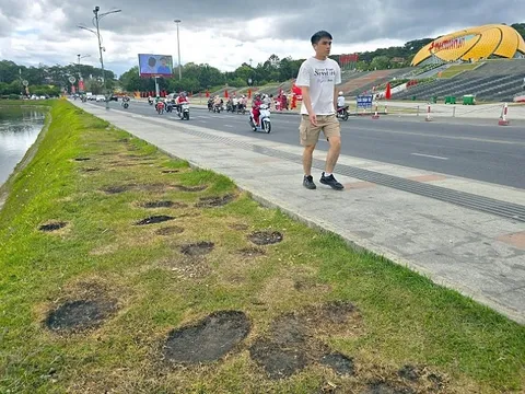 Đà Lạt mong du khách không ‘tiếp tay’ cho hàng rong tự phát quanh hồ Xuân Hương