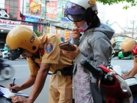 Theo quy định mới, đi xe của người thân có bị phạt lỗi xe không chính chủ?