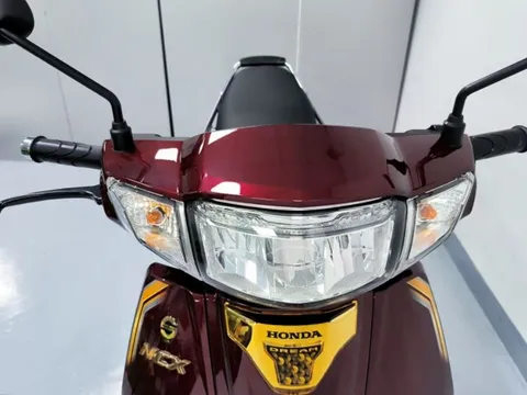 ‘Huyền thoại xe số’ Honda Dream 125 2025 về Việt Nam có số máy ‘lục quý’ 1: Hàng cực độc, giá 'chát'