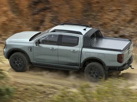 Ford hé lộ thông tin về bán tải Ranger PHEV sắp trình làng