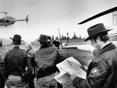 Tên không tặc bí ẩn nhất lịch sử hành không: Biến mất từ ​​độ cao 3.000 mét cùng 200.000 USD, hơn 50 năm cảnh sát vẫn chưa giải quyết được vụ án