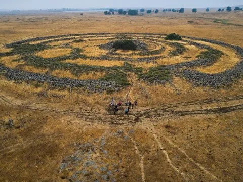 Rujm el-Hiri: "Bánh xe ma quái" đã tự xoay 40 mét kể từ khi nó được xây dựng cách đây 5.000 năm