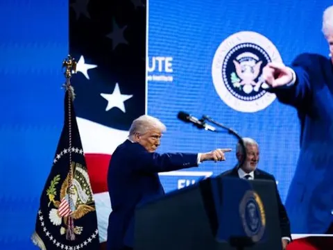 Tổng thống Donald Trump cảnh báo về Thế chiến 3 sau khi chỉ trích ông Zelensky là ‘nhà độc tài’