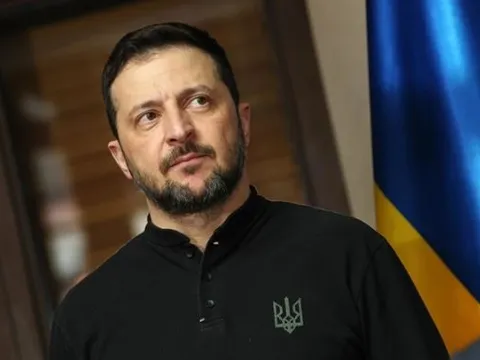 Ông Zelensky đáp trả gắt gỏng sau khi bị Tổng thống Trump chê ‘độc tài’, muốn Ukraine thay lãnh đạo