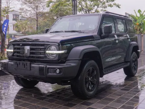 GWM Tank 300 cập bến đại lý Việt: Có cả máy xăng và hybrid, ngày ra mắt đã gần kề?