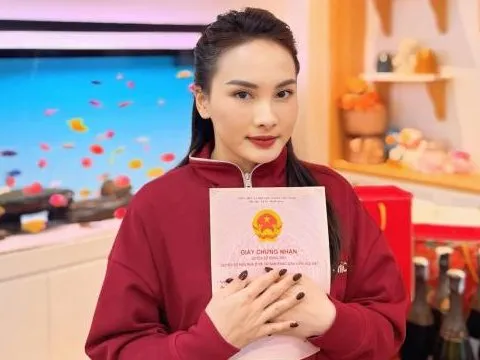 Bảo Thanh tậu xe mới, sở hữu thêm sổ đỏ năm 2025, nữ diễn viên kiếm tiền từ đâu khi không đóng phim?