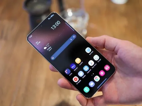 Galaxy S22 Plus giảm sập sàn sau Tết, ngon hơn iPhone 16, đẩy iPhone 16e vào thế khó