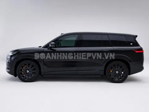 SUV dài hơn 5,2 mét, công suất 952 mã lực, nội thất siêu sang, giá gần 1,5 tỷ đồng