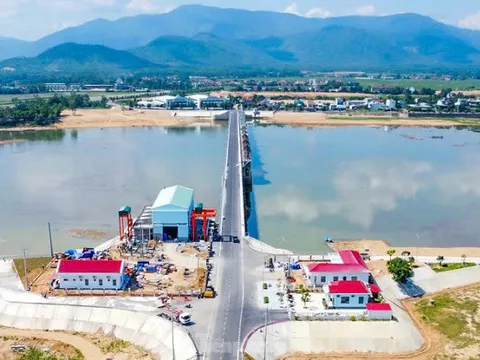 Bình Định: Nhà máy thủy điện hạ lưu đập dâng Phú Phong vận hành thương mại