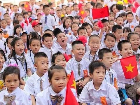 Ở Việt Nam, chênh lệch giới tính ở nhóm tuổi nào hiện đang là cao nhất?