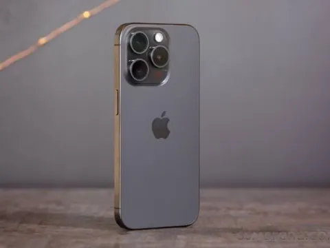 Chiến thần iPhone 15 Pro giảm sâu, rẻ hơn iPhone 16 Pro Max 10 triệu kém rất ít