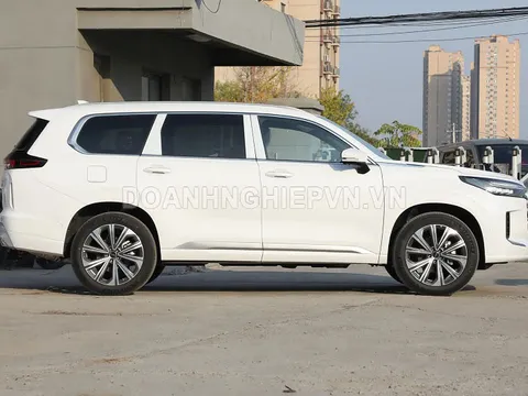 SUV PHEV 7 chỗ, công suất 610 mã lực, giá ngang Toyota Corolla Cross