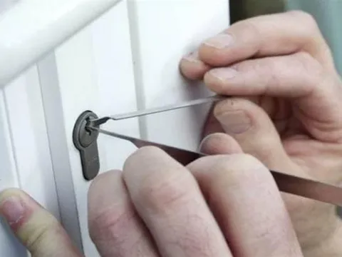 Nhiều người vẫn không biết tại sao nên cắm chìa khóa vào cửa trước khi đi ngủ, điều này thực sự an toàn và thiết thực