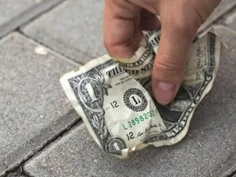 Ra ngoài mà gặp phải những tình huống như thế này thì tài lộc không giảm mà ngược lại ngày càng tăng, hôm đó nhất định có chuyện vui!